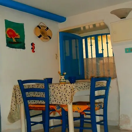 Daire Il Bianco E Il Blu Sperlonga