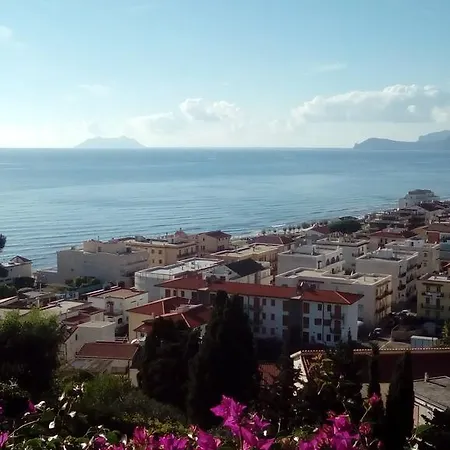 Il Bianco E Il Blu Sperlonga